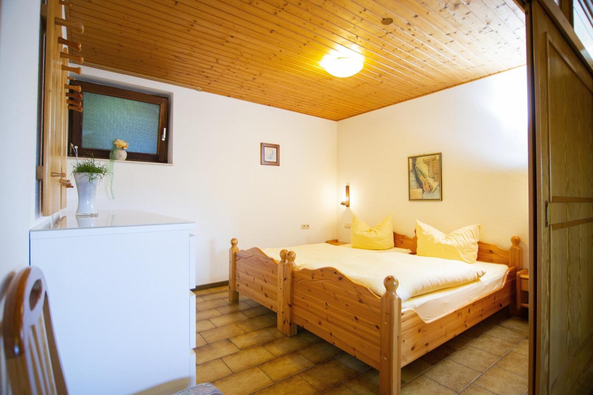 Ferienwohnung "Kirchblick" Im Ferienhaus Blumenhain Bad Wünnenberg Exteriör bild
