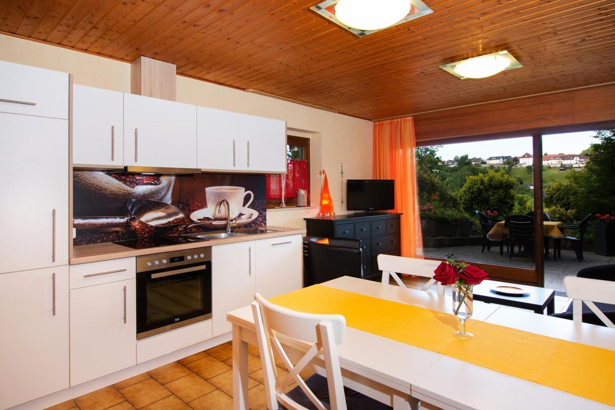 Ferienwohnung "Kirchblick" Im Ferienhaus Blumenhain Bad Wünnenberg Exteriör bild